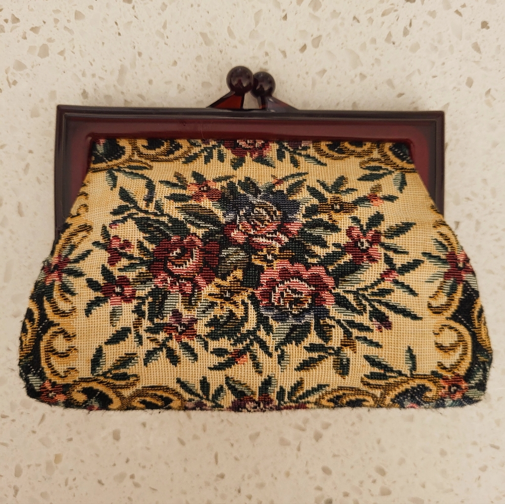 Vintage Floral Tapestry Kiss-Lock Coin Purse | Lucite Frame